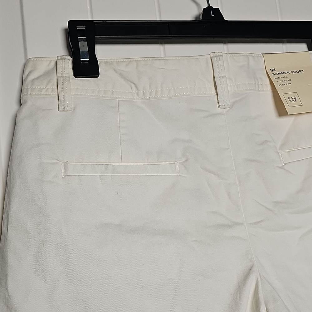 GAP Sz 4 Women's Off-White Bermudas - Picture 5 of 12